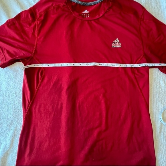 ADIDAS Climalite tech fit Short Sleeve red Athletic Shirt. Size large - Picture 11 of 11